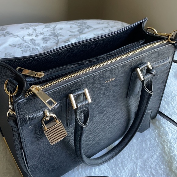 Black Aldo Medium sized purse - Picture 4 of 4
